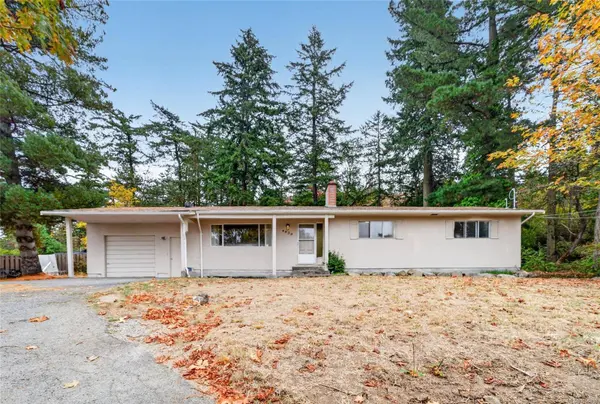 4439 Blenkinsop Rd, Saanich, BC V8X 2C3