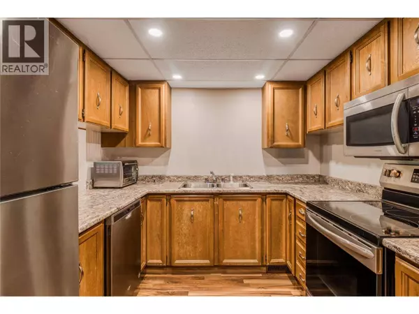 1050 Springfield RD #151, Kelowna, BC V1Y8J7