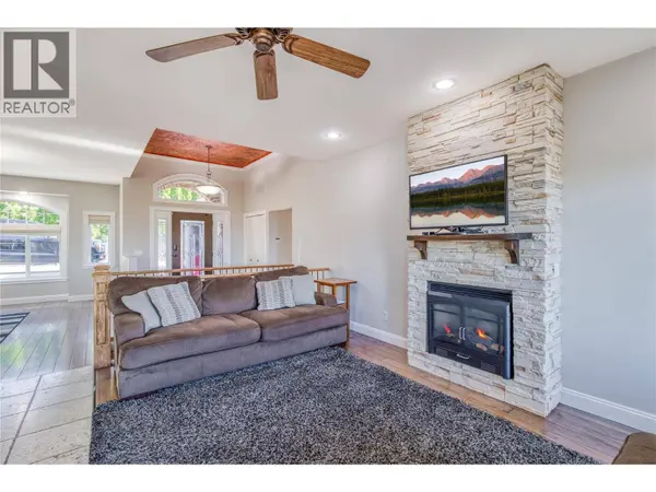 1084 Hume Avenue, Kelowna, BC V1P1P2