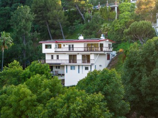 7802 Torreyson Drive