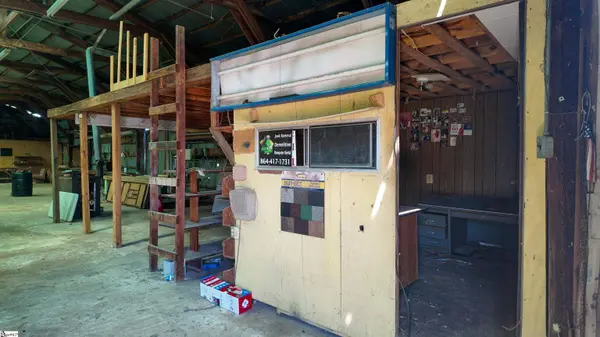 365 Conway Avenue, Laurens, SC 29360
