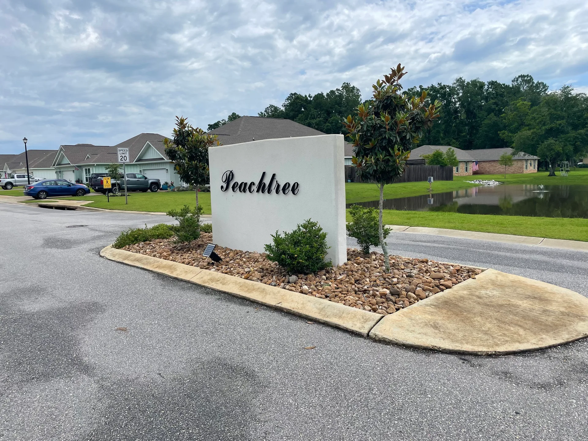 Peachtree neighborhood entrance sign in Foley Alabama