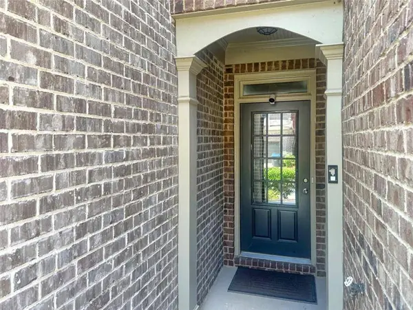 30 Holdings DR, Lawrenceville, GA 30044