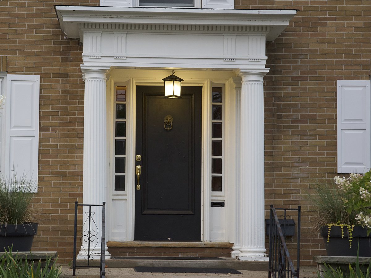The front door of a home in Barrie, Ontario
