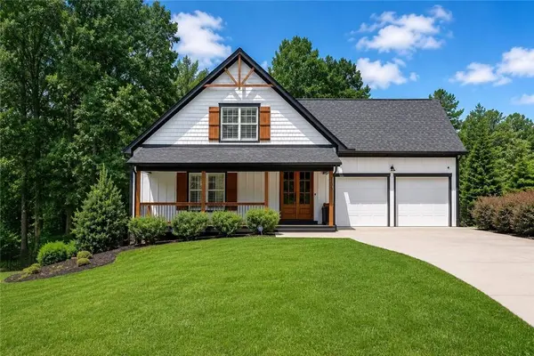 505 Waters Edge CT, West Union, SC 29696