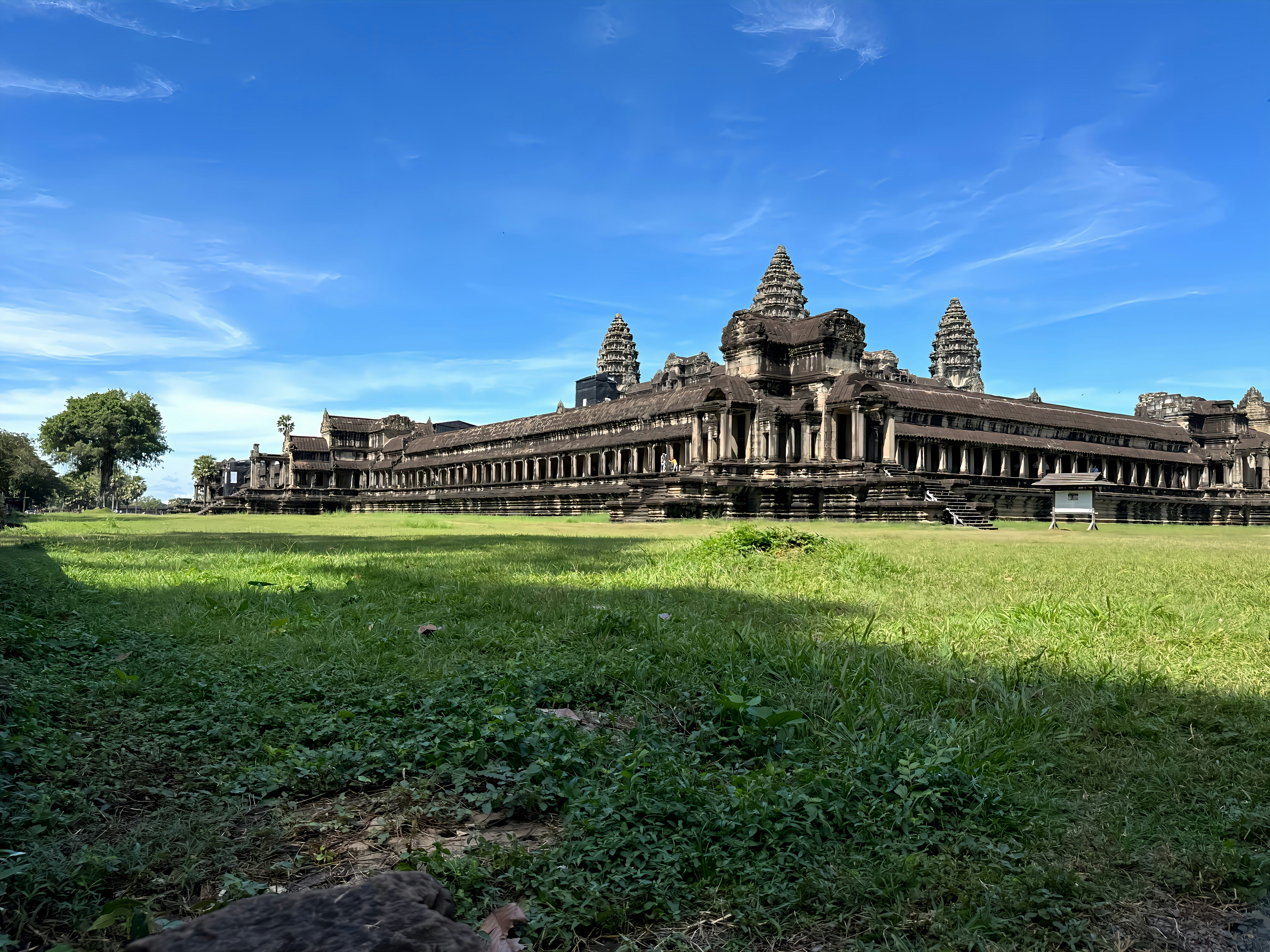 world-wanderer-B37eej5UrY0-unsplash