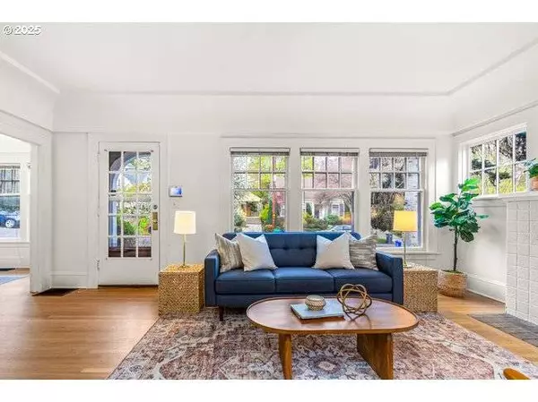 3733 NE 24TH AVE, Portland, OR 97212