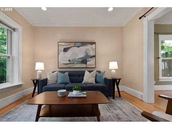 710 SE 26TH AVE, Portland, OR 97214