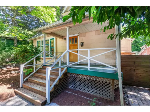 710 SE 26TH AVE, Portland, OR 97214