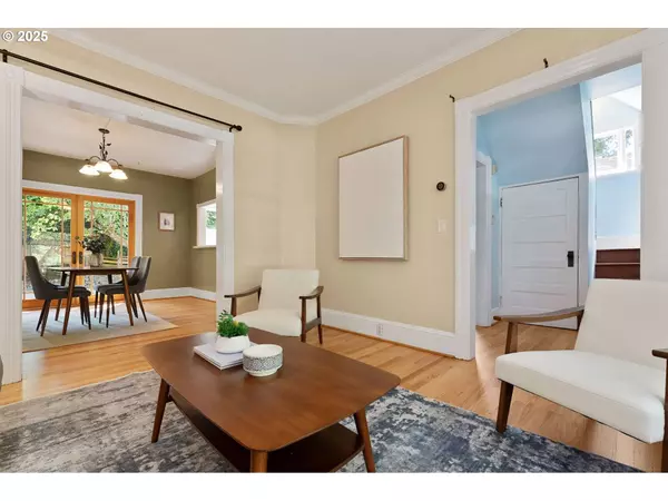 710 SE 26TH AVE, Portland, OR 97214