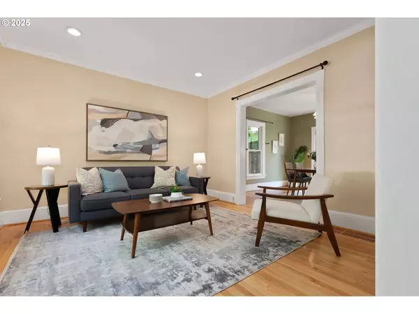 710 SE 26TH AVE, Portland, OR 97214