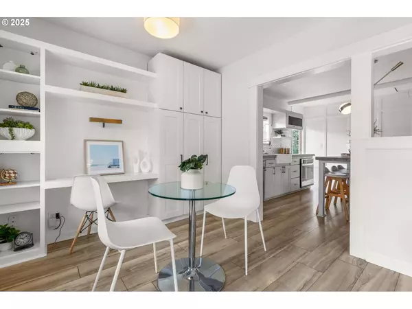 5805 NE SHAVER ST, Portland, OR 97213