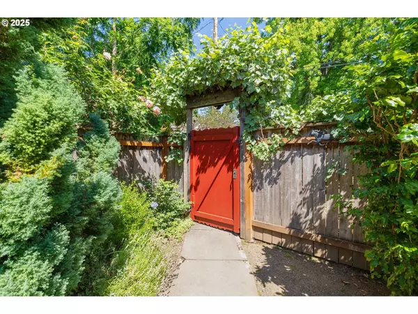 4737 SE 48TH AVE, Portland, OR 97206