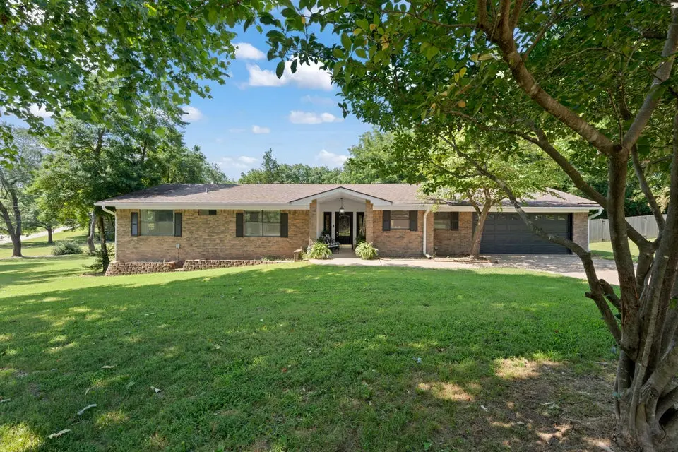 1014 S Sycamore Dr, Grove, OK 74344-3502