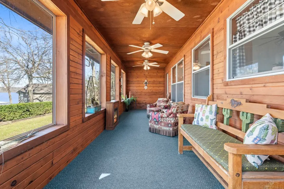 1106 Red Bud Dr, Grove, OK 74344-3604