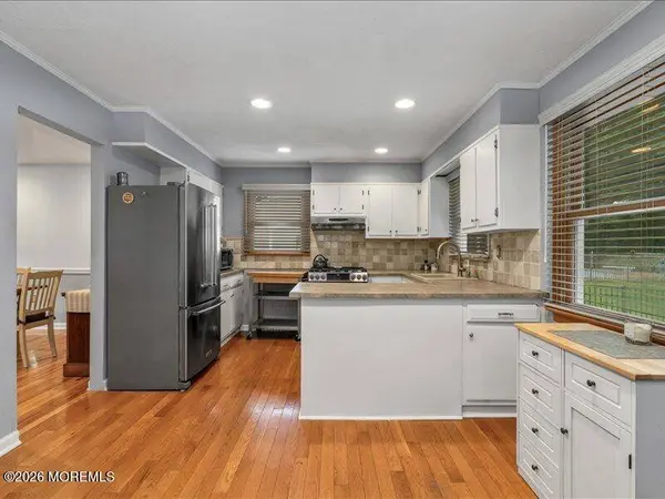 37 Ravine Road, Red Bank, NJ 07701