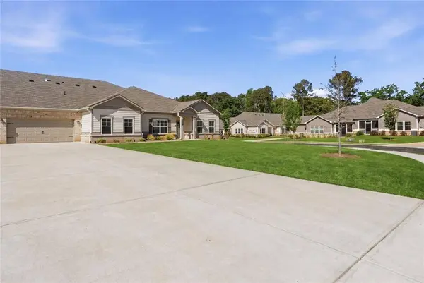 3930 Shelleydale DR, Powder Springs, GA 30127