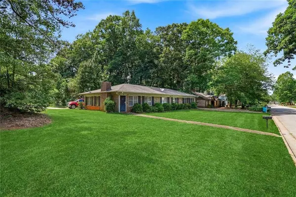 2124 Golfview DR SE, Conyers, GA 30013