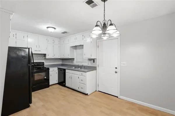 2124 Golfview DR SE, Conyers, GA 30013