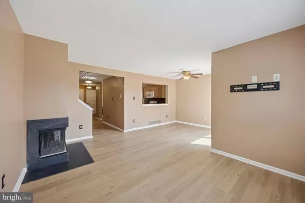 580 S MOUNT VERNON CIR, Bensalem, PA 19020