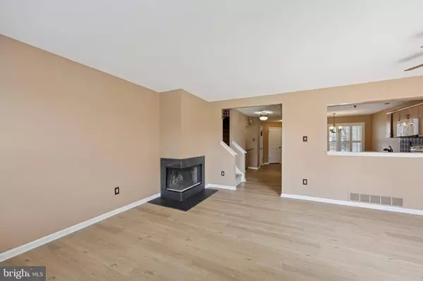 580 S MOUNT VERNON CIR, Bensalem, PA 19020