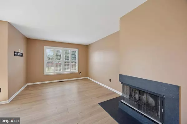 580 S MOUNT VERNON CIR, Bensalem, PA 19020