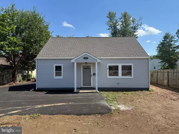 302 W BROAD ST, Hatfield, PA 19440