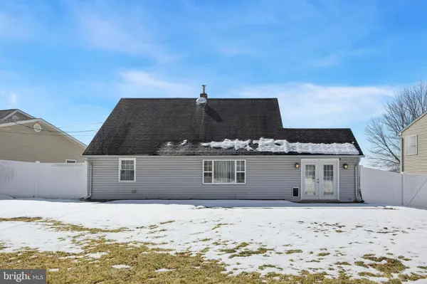 131 IVY HILL RD, Levittown, PA 19057