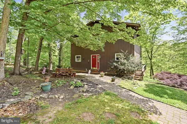 23 HAUSMAN RD, Green Lane, PA 18054