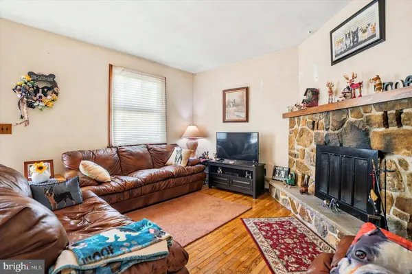 23 HAUSMAN RD, Green Lane, PA 18054