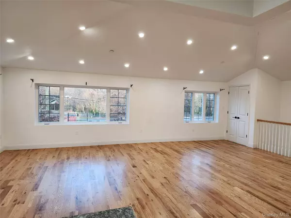 11542 175 ST #2, Saint Albans, NY 11434