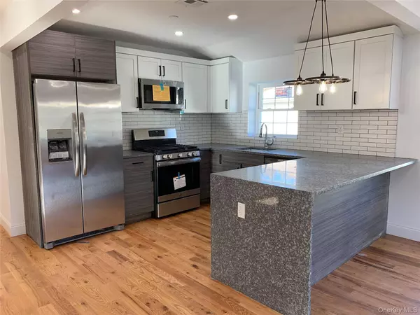 11542 175 ST #2, Saint Albans, NY 11434