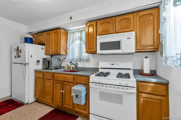219-34 114th AVE, Cambria Heights, NY 11411