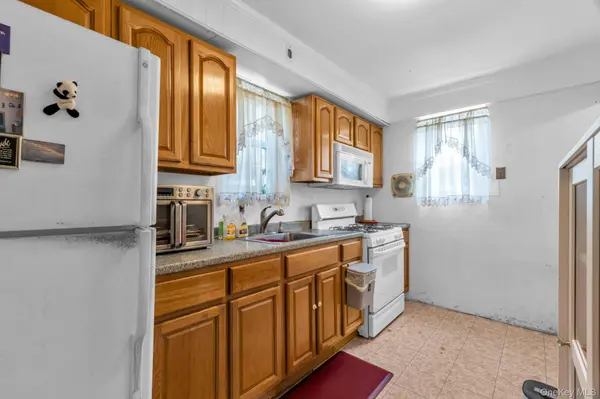 219-34 114th AVE, Cambria Heights, NY 11411