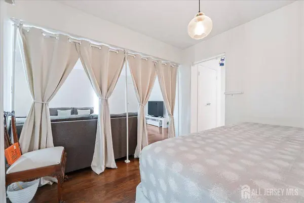 18 Lake AVE #8A, East Brunswick, NJ 08816