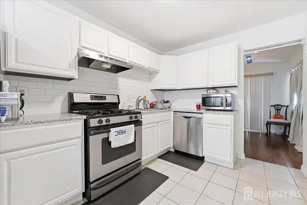 18 Lake AVE #8A, East Brunswick, NJ 08816
