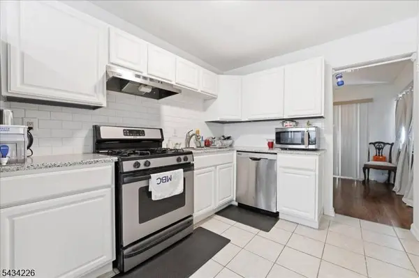 18 Lake Ave, East Brunswick Twp., NJ 08816