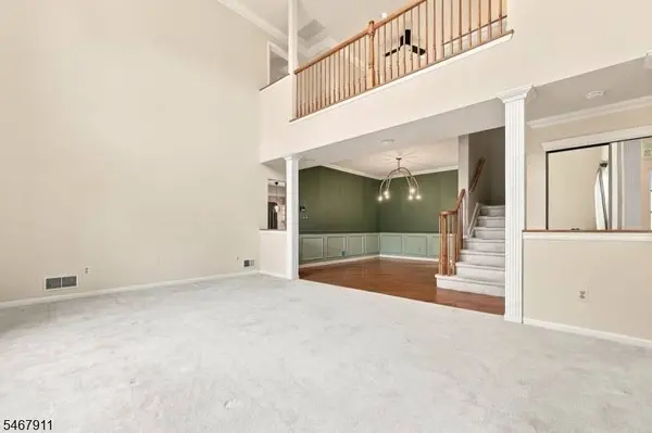 16 Mulberry Ln, Mount Arlington Boro, NJ 07856