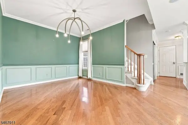 16 Mulberry Ln, Mount Arlington Boro, NJ 07856