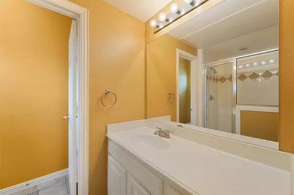 6107 S Arrowana LN, Houston, TX 77036