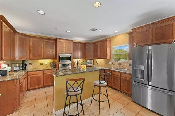 6107 S Arrowana LN, Houston, TX 77036