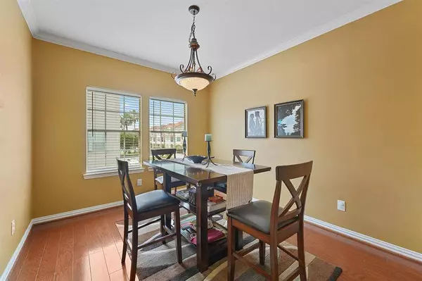 6107 S Arrowana LN, Houston, TX 77036