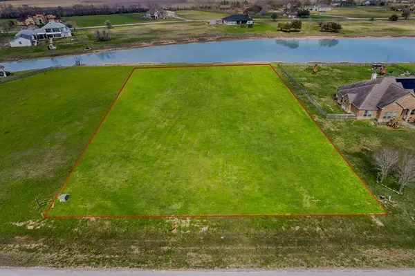 6818 Brazos Lakes DR, Richmond, TX 77469