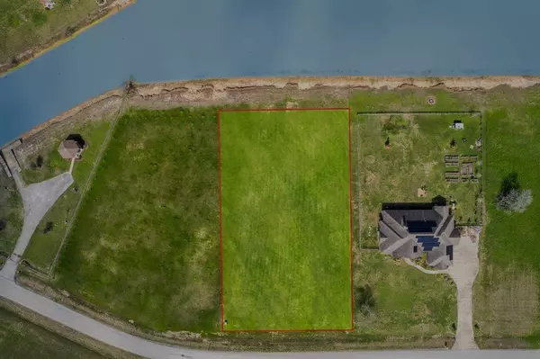 6818 Brazos Lakes DR, Richmond, TX 77469