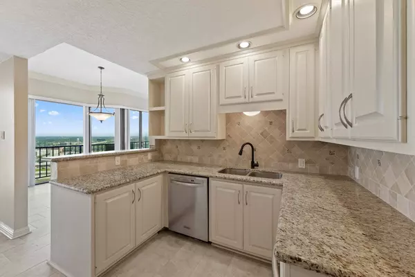 3350 Mccue RD #2301, Houston, TX 77056