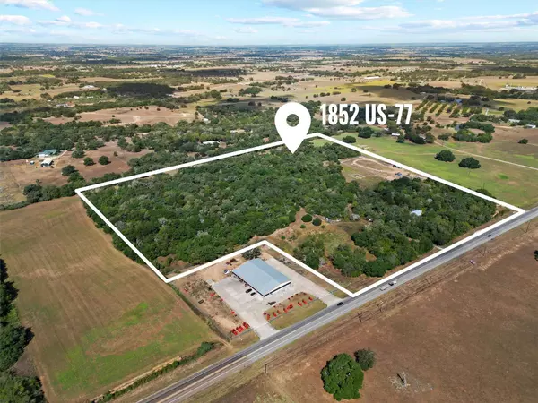 1730 US Highway 77 S, Hallettsville, TX 77964