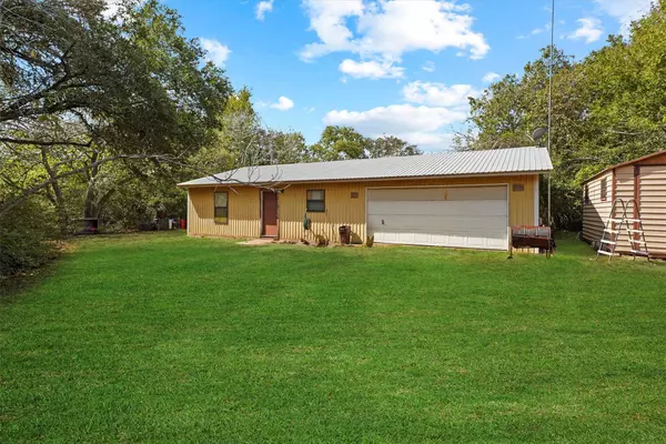 1730 US Highway 77 S, Hallettsville, TX 77964