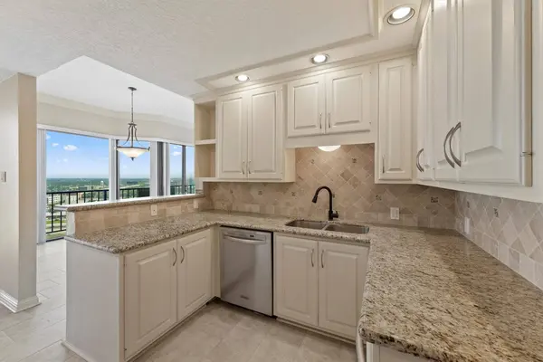 3350 Mccue RD #2301, Houston, TX 77056