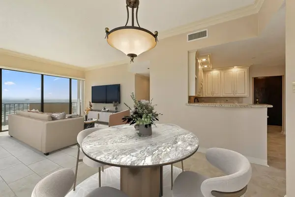 3350 Mccue RD #2301, Houston, TX 77056