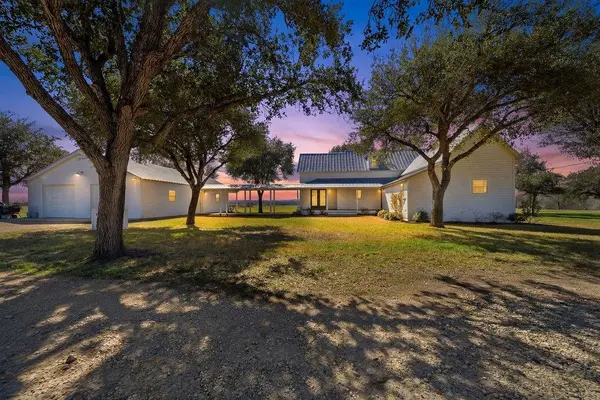 3635 County Road 265, Moulton, TX 77975